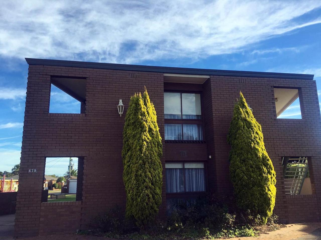Black Swan Motor Inn Lakes Entrance Exterior photo